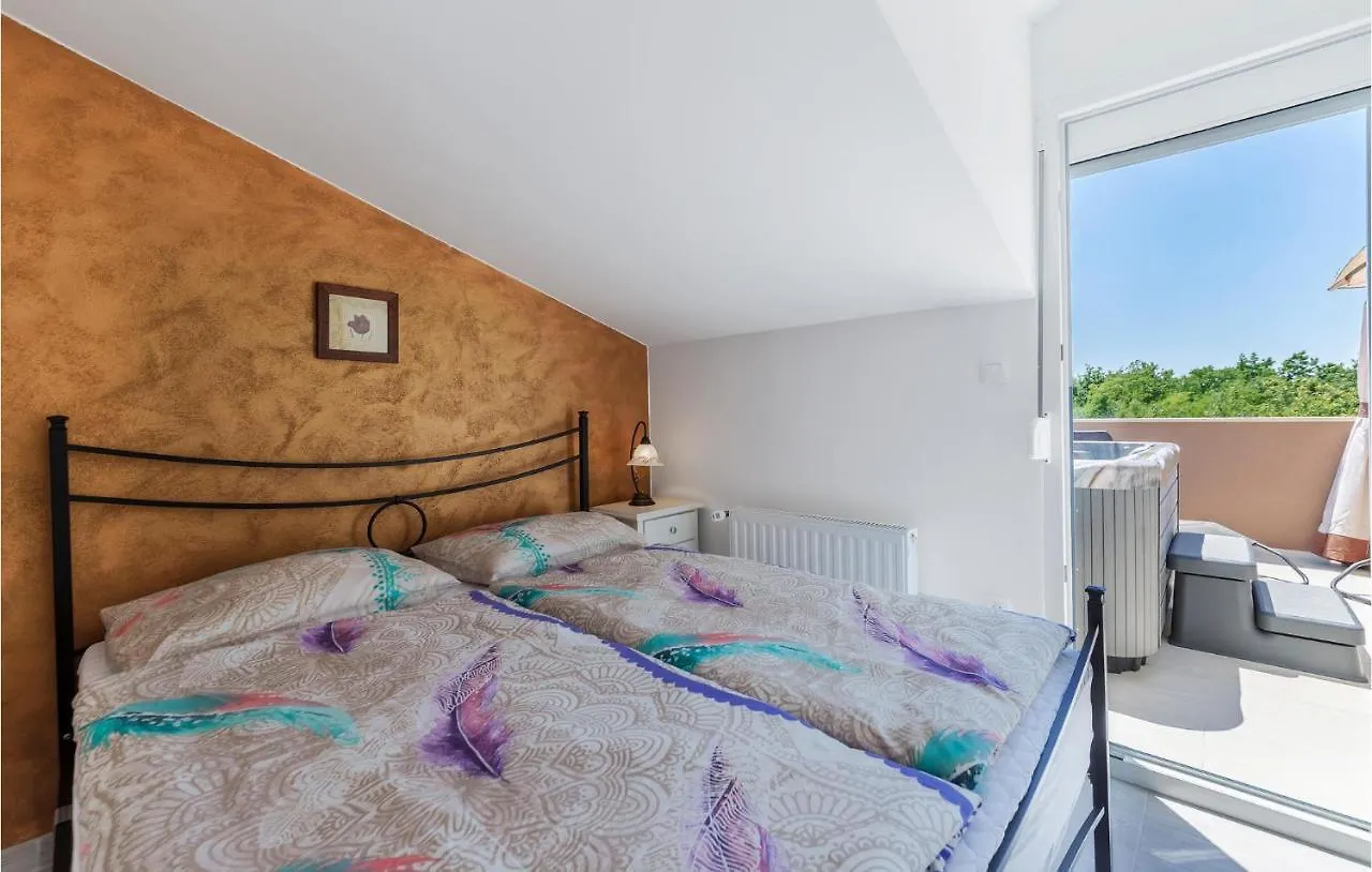 Beautiful Apartment In Porec With Kitchen